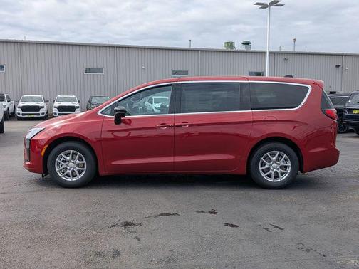 Red Hot Pearlcoat 2027 Chrysler Pacifica L