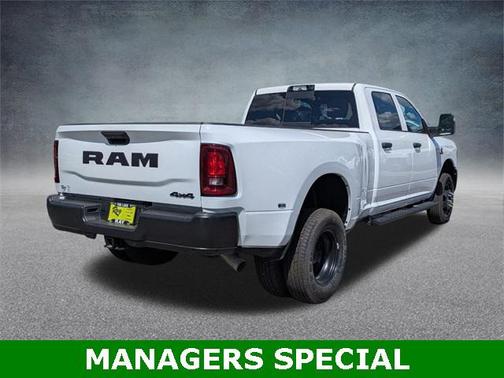 2025 RAM 3500 Tradesman Crew Cab 4x4 8' Box