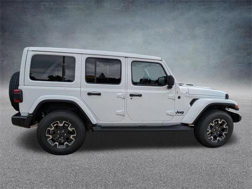 2025 Jeep Wrangler 4-Door Sahara 4x4
