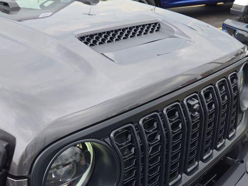Granite Crystal Metallic Clearcoat 2026 Jeep Wrangler Rubicon