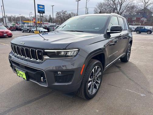 2022 Jeep Grand Cherokee Overland