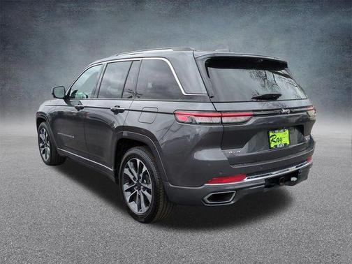 2022 Jeep Grand Cherokee Overland