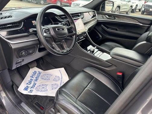 2022 Jeep Grand Cherokee Overland