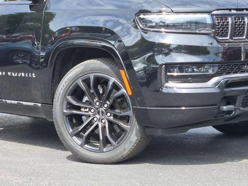 Diamond Black Crystal Pearlcoat 2024 Jeep Grand Wagoneer Series II 4x4