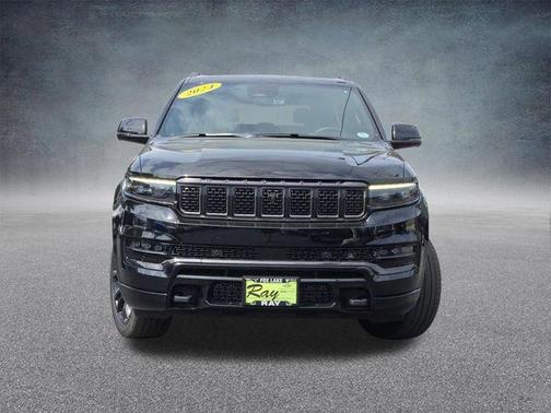 Diamond Black Crystal Pearlcoat 2024 Jeep Grand Wagoneer Series II 4x4
