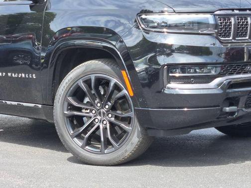 Diamond Black Crystal Pearlcoat 2024 Jeep Grand Wagoneer Series II 4x4