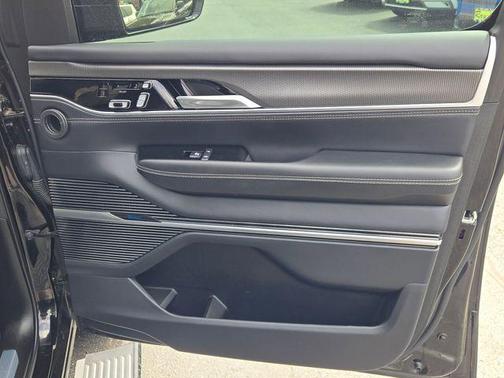 Diamond Black Crystal Pearlcoat 2024 Jeep Grand Wagoneer Series II 4x4
