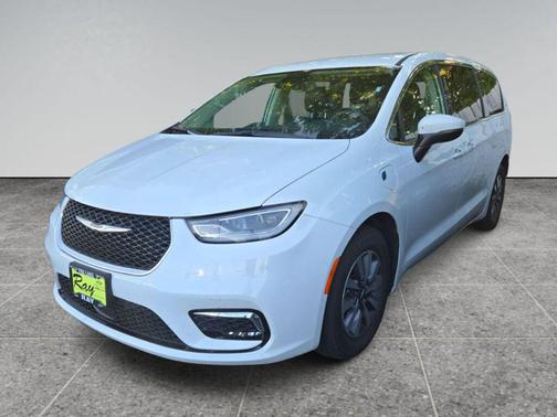 Bright White Clearcoat 2023 Chrysler Pacifica Hybrid Touring L