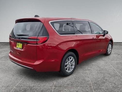 Red Hot Pearlcoat 2027 Chrysler Pacifica L