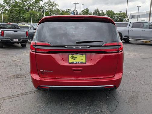 Red Hot Pearlcoat 2027 Chrysler Pacifica L