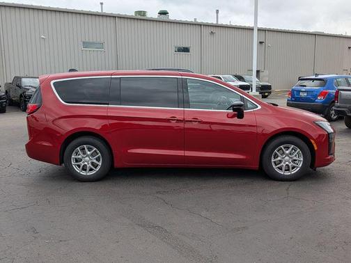 Red Hot Pearlcoat 2027 Chrysler Pacifica L