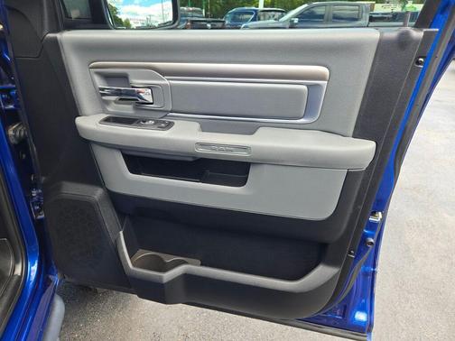 Blue Streak Pearlcoat 2016 RAM 1500 Big Horn