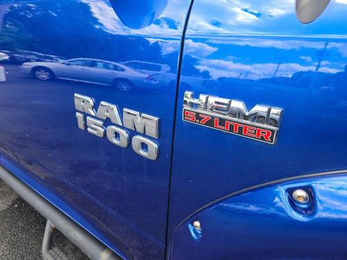 Blue Streak Pearlcoat 2016 RAM 1500 Big Horn