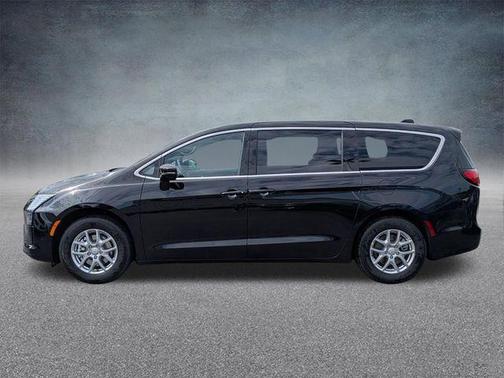 Diamond Black Crystal Pearlcoat 2027 Chrysler Pacifica L