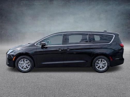 Diamond Black Crystal Pearlcoat 2027 Chrysler Pacifica L