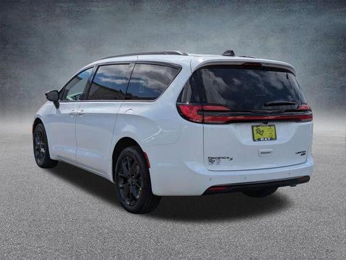 Bright White Clearcoat 2026 Chrysler Pacifica Limited