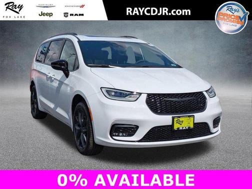 Bright White Clearcoat 2026 Chrysler Pacifica Limited