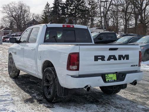 2017 RAM 1500 Night Crew Cab 4x4 5'7' Box