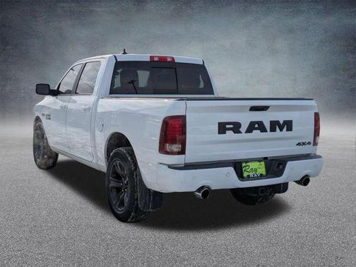 2017 RAM 1500 Night Crew Cab 4x4 5'7' Box