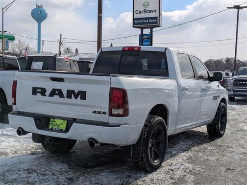 2017 RAM 1500 Night Crew Cab 4x4 5'7' Box