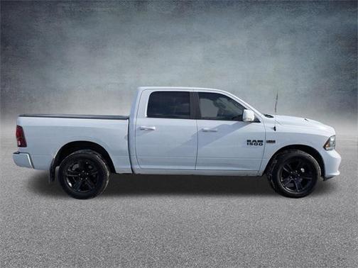 2017 RAM 1500 Night Crew Cab 4x4 5'7' Box