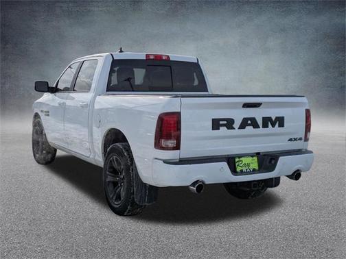 2017 RAM 1500 Night Crew Cab 4x4 5'7' Box