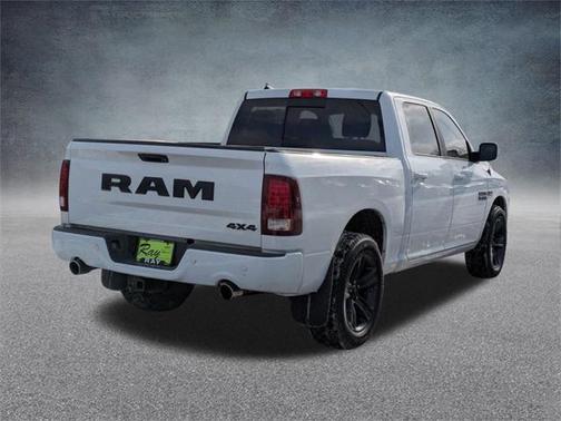 2017 RAM 1500 Night Crew Cab 4x4 5'7' Box