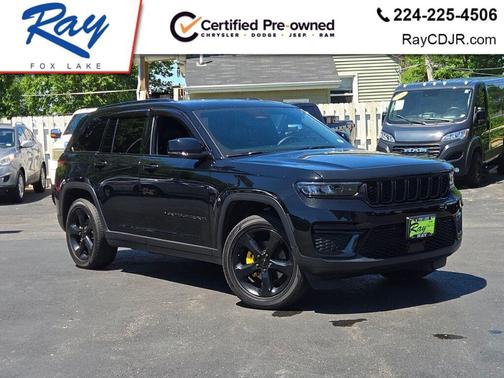 Diamond Black Crystal Pearlcoat 2023 Jeep Grand Cherokee Altitude