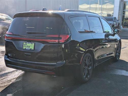 2026 Chrysler Pacifica L