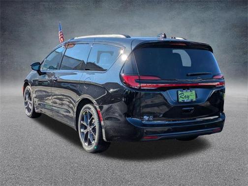 2026 Chrysler Pacifica L