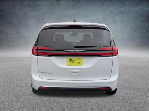 2024 Chrysler Pacifica Touring