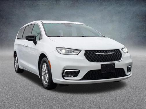 2024 Chrysler Pacifica Touring