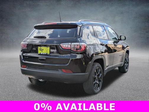 Diamond Black Crystal Pearlcoat 2026 Jeep Compass Latitude