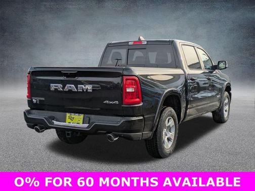 Diamond Black Crystal Pearlcoat 2026 RAM 1500 Big Horn/Lone Star