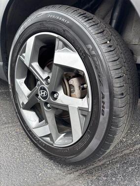 Lunar White 2023 Hyundai VENUE Limited