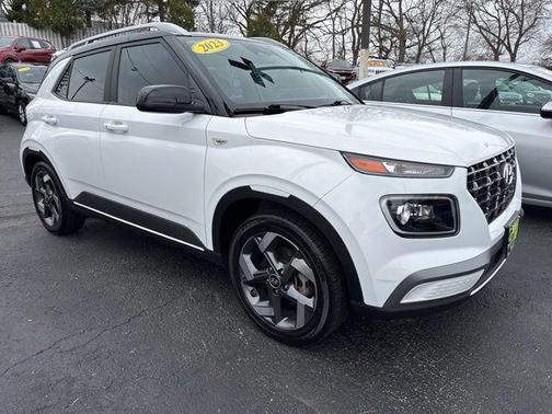 Lunar White 2023 Hyundai VENUE Limited