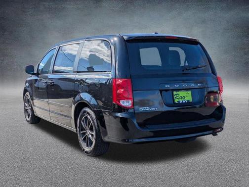 Black Onyx Crystal Pearlcoat 2017 Dodge Grand Caravan SXT