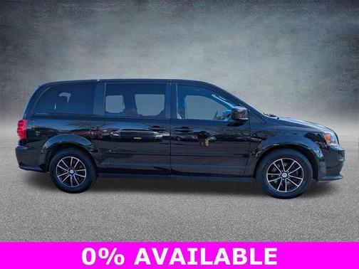 Black Onyx Crystal Pearlcoat 2017 Dodge Grand Caravan SXT