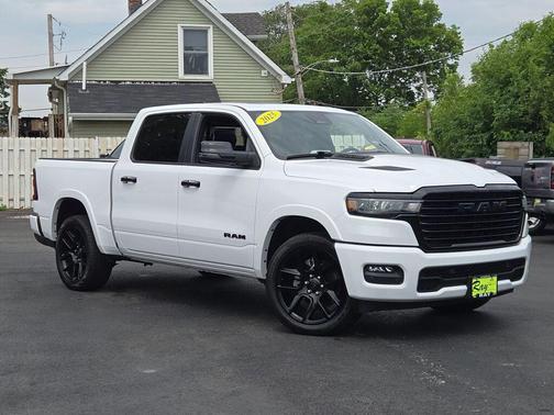 Bright White Clearcoat 2025 RAM 1500 Laramie