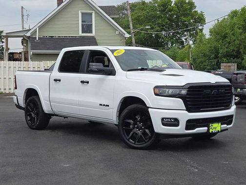 Bright White Clearcoat 2025 RAM 1500 Laramie