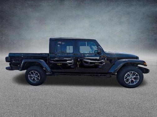 Black Clearcoat 2026 Jeep Gladiator Sport S