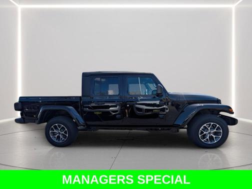 Black Clearcoat 2026 Jeep Gladiator Sport S