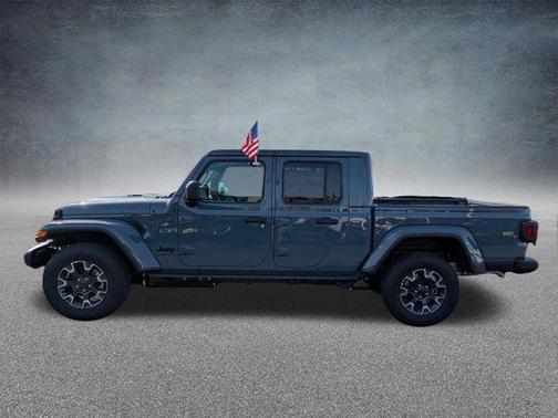 Anvil Clearcoat 2026 Jeep Gladiator Sahara 4x4