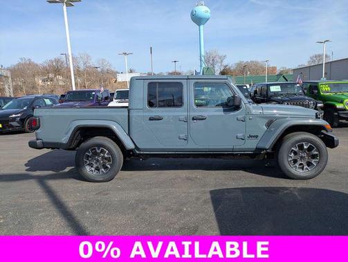 2026 Jeep Gladiator Sahara 4x4