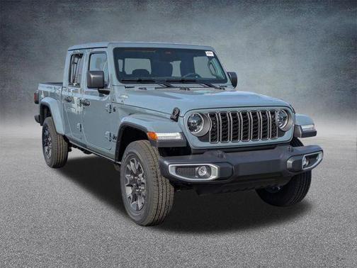 Anvil Clearcoat 2026 Jeep Gladiator Sahara 4x4