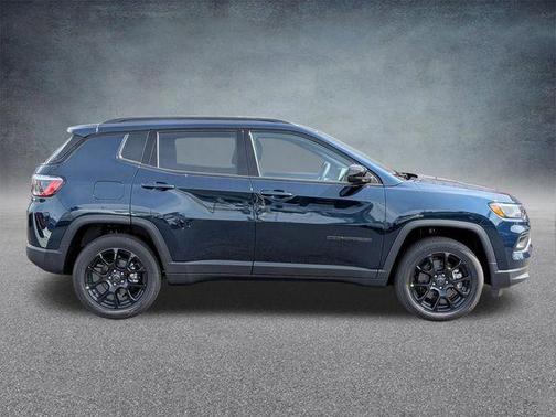 Fathom Blue Pearl Coat 2026 Jeep Compass Latitude
