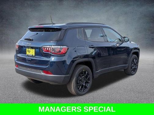 Fathom Blue Pearl Coat 2026 Jeep Compass Latitude