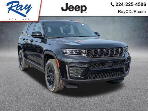 Diamond Black Crystal Pearlcoat 2026 Jeep Grand Cherokee Altitude