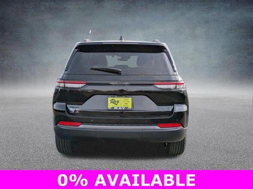 Diamond Black Crystal Pearlcoat 2026 Jeep Grand Cherokee Altitude