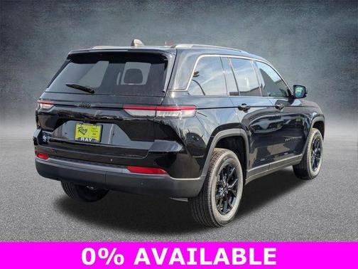 Diamond Black Crystal Pearlcoat 2026 Jeep Grand Cherokee Altitude